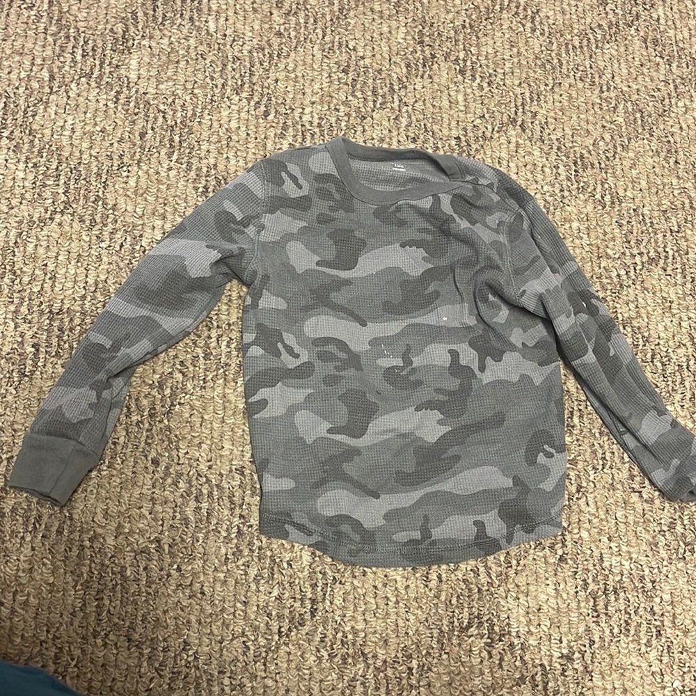Long sleeve t shirt size 6-7